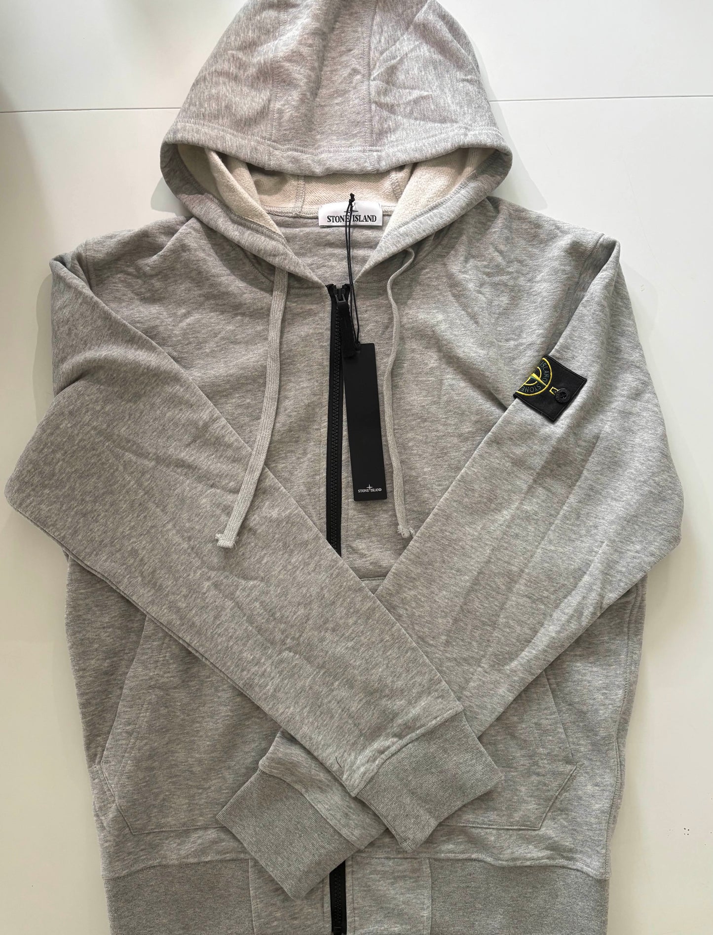 Fournisseur Officiel Pull & Zip Stone Island 🔥 Achat 17$ → Revente 95$ 💼